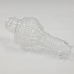 BOTELLA DE VIDRIO CON AGUJERO 20*8 CM.
X 1 UNIDAD.