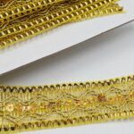 PASAMANERIA LENTEJUELAS GOLD 3 CM ANCHO.
X 10 YARDAS. - Imagen 2