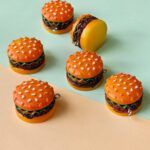 DIJE RESINA PARA LLAVERO HAMBURGUESA X6 UNIDADES.