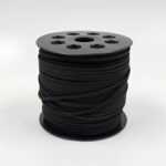 ROLLO GAMUZA NEGRO 
2.5 MM X 100 YARDAS. 
(13-1-2 A001)