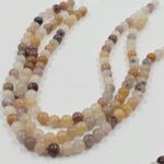 PIEDRA NATURAL CUARZO BOLITA 8MM X UNA TIRA 38 CM.
(EMA 22-21)