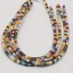 PIEDRA VOLCÁNICA.
CUBO 4*4MM X UNA TIRA DE 38 CM. 
(EMA 23-3)