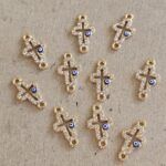 DIJE METAL STRASS, CRUZ OJO TURCO CONECTOR X 12 UNIDADES.(EMA 26-47)