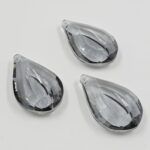 COLGANTE CRISTAL ALMENDRA GRIS 63MM.
X 6 UNIDADES.
MH 019