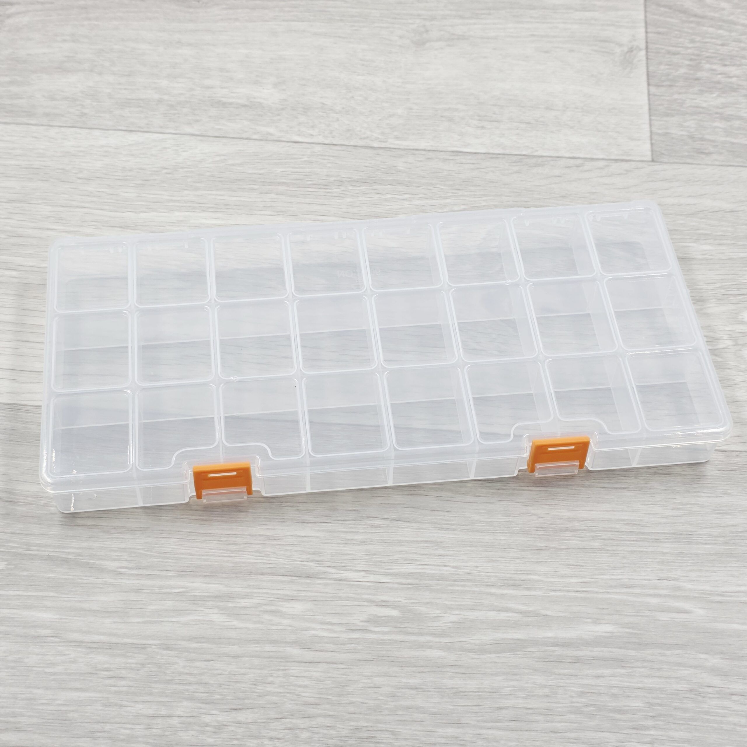 2026/04/1000755031-scaled.jpg CAJA TRANPARENTE 24 DIVISORIOS 32 X 16 X 3 CM (EMC 9-3) - Imagen 1